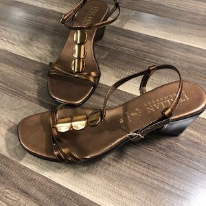 ITALIAN SHOEMAKER Women’s Bronze Sandals Size 10